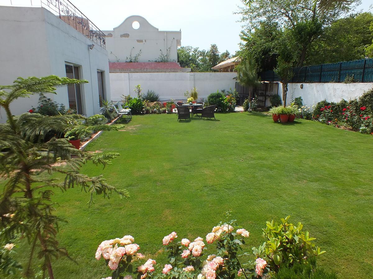 Capetown Islamabad Exterior photo